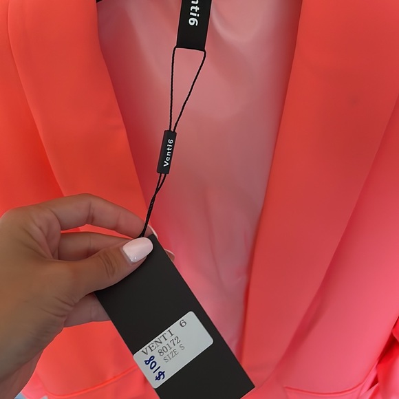 Beautiful blazer made in Italy. Ruched sleeves - Picture 2 of 2